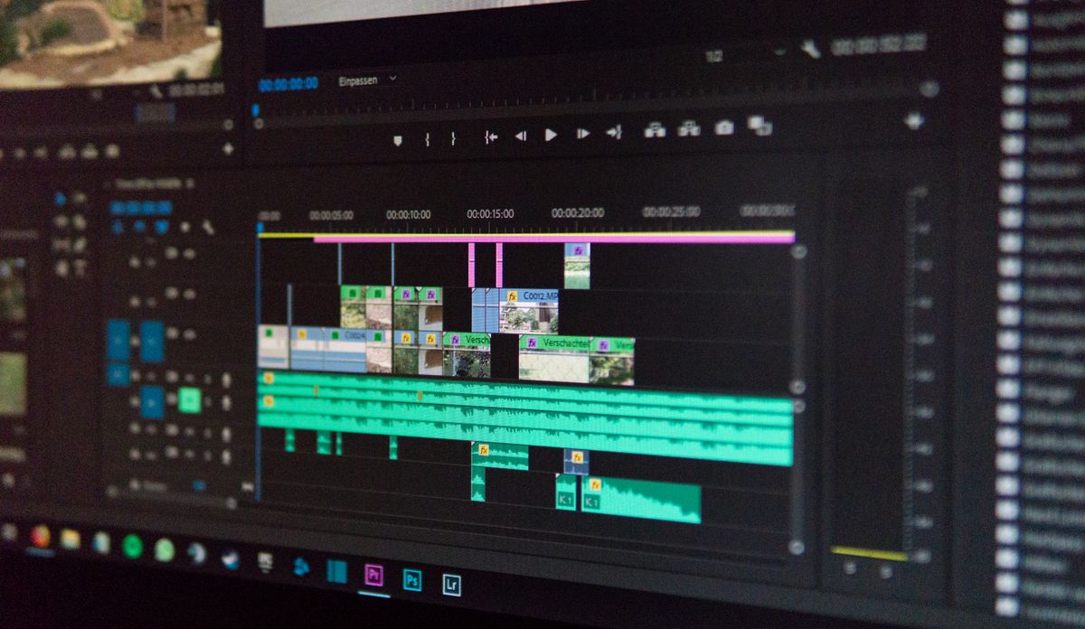 Videobewerkingssoftware op een beeldscherm, illustratie bij AI video maken voor ondernemers